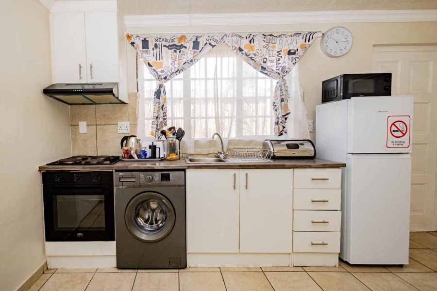 To Let 2 Bedroom Property for Rent in Oakdale Western Cape